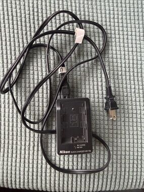 Nikon Quick Charger MH-18a with Power Cord